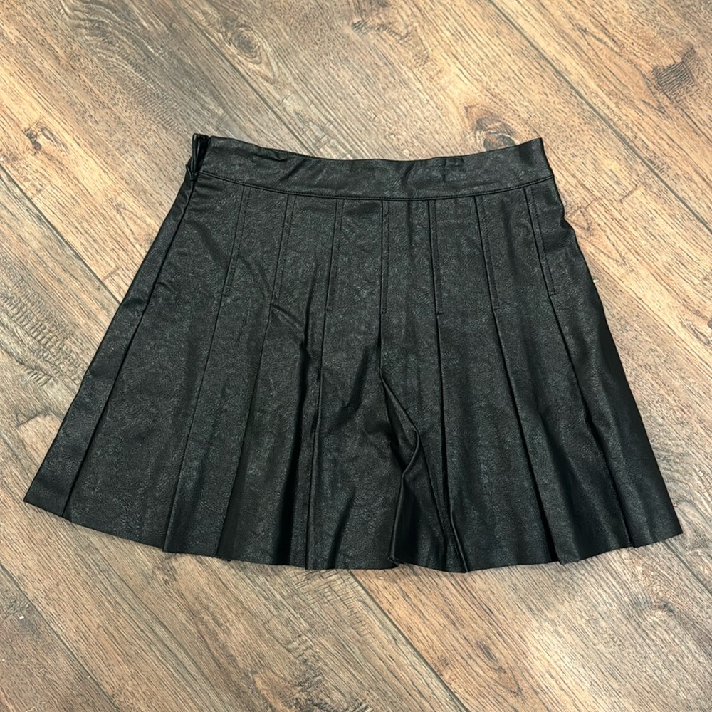 Le Lis Black Leather Skirt